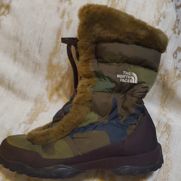 The North Face Camo Nuptse Boots Winter Snow Faux Fur Goose Down Womens Sz 7.5 - Picture 2 of 5